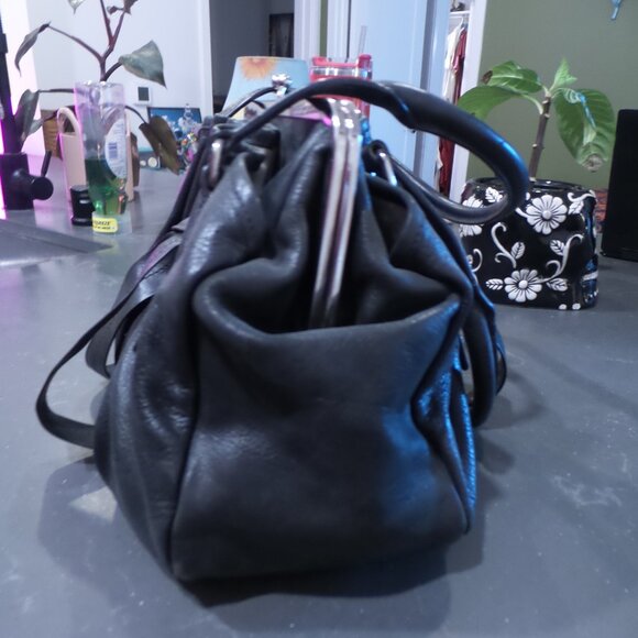 VINTAGE BLACK LEATHER DKNY HANDBAG WITH THREE SECTIONS 13 X 9 - Picture 4 of 5